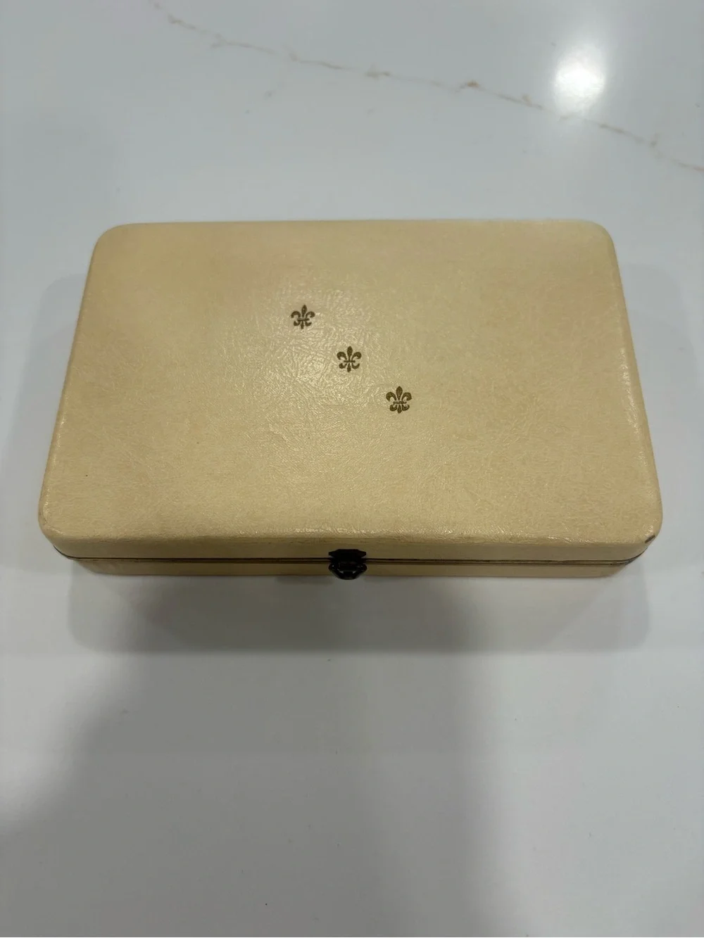 Vintage Cream Jewelry Travel Case with Fleur-de-Lys gold accents